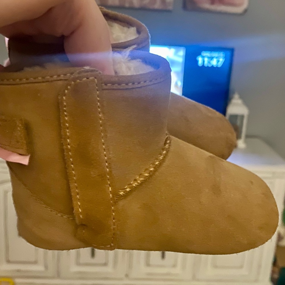 Baby Uggs size 5 (fit size 6) Uggs run big